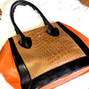 POUR LA VICTORY LEATHER HANDBAG!!